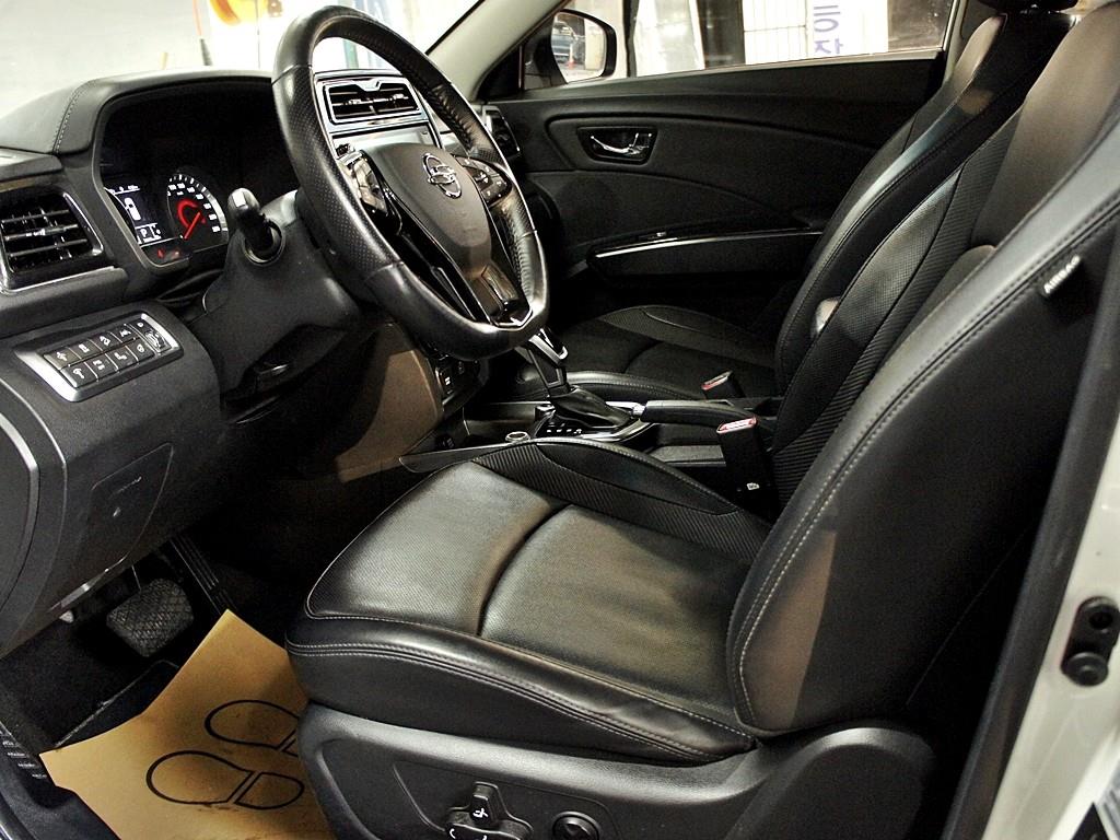 Ssangyong Tivoli - Vista 9