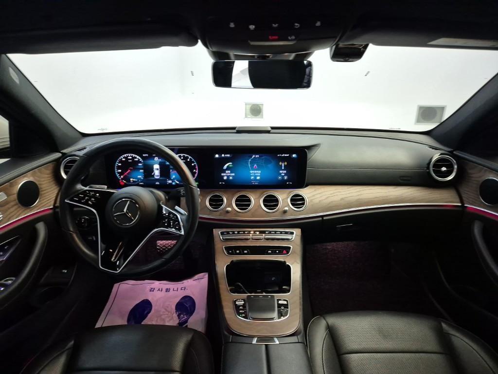 Mercedes Benz E class - Vista 7