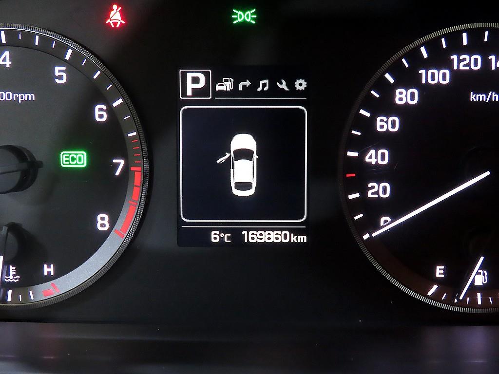 HYUNDAI Sonata - Vista 9