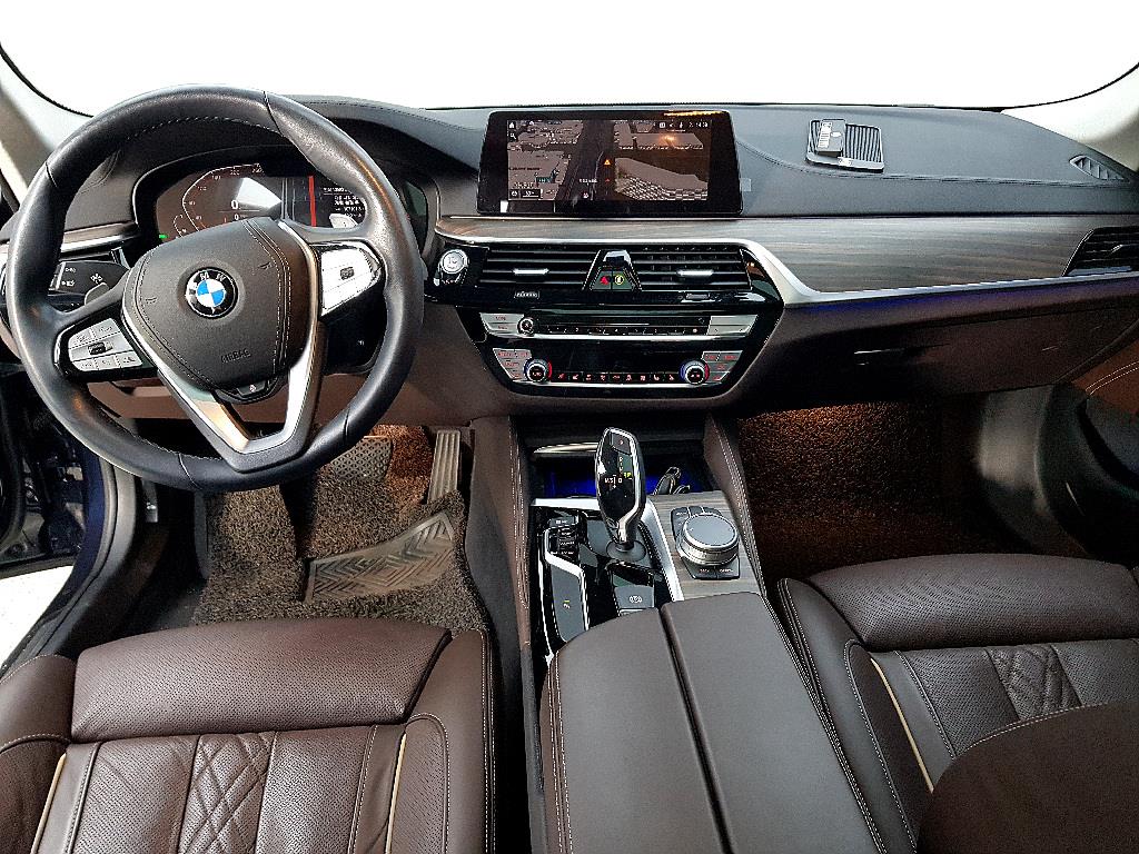 BMW 5 Series - Vista 5