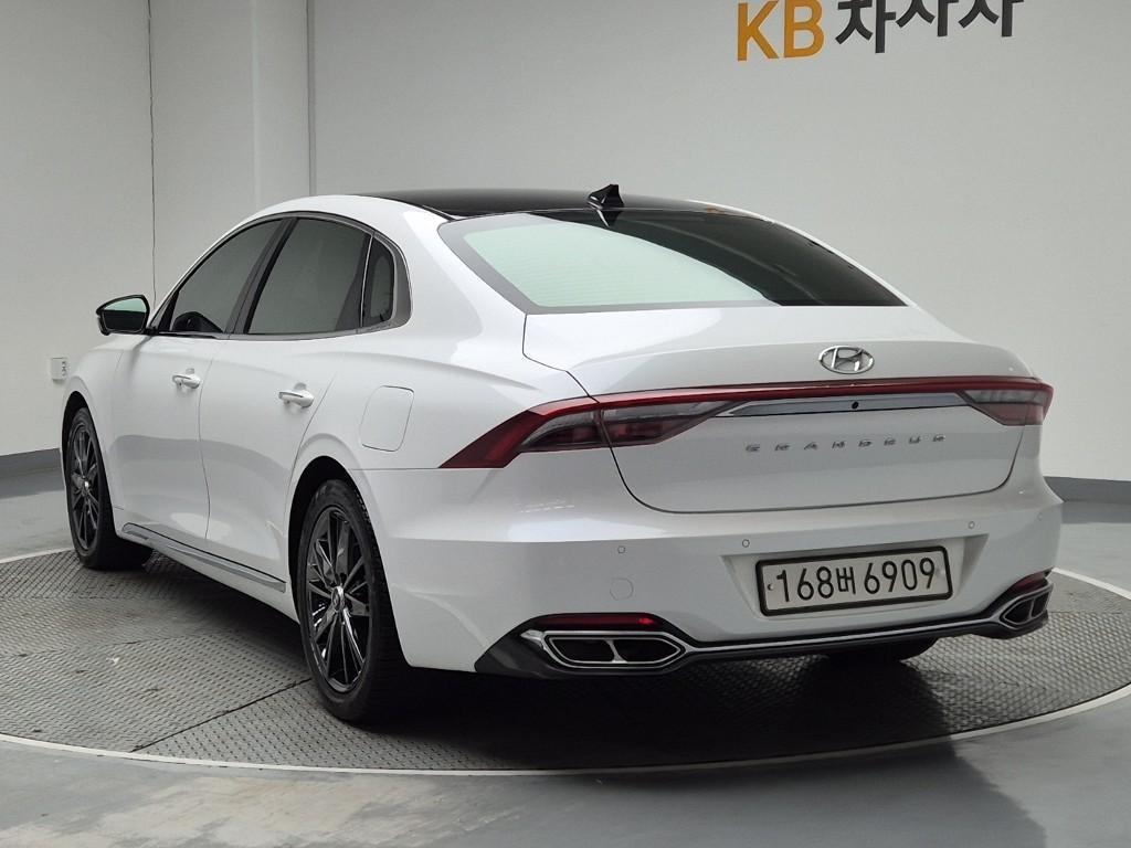 HYUNDAI Grandeur - Vista 4