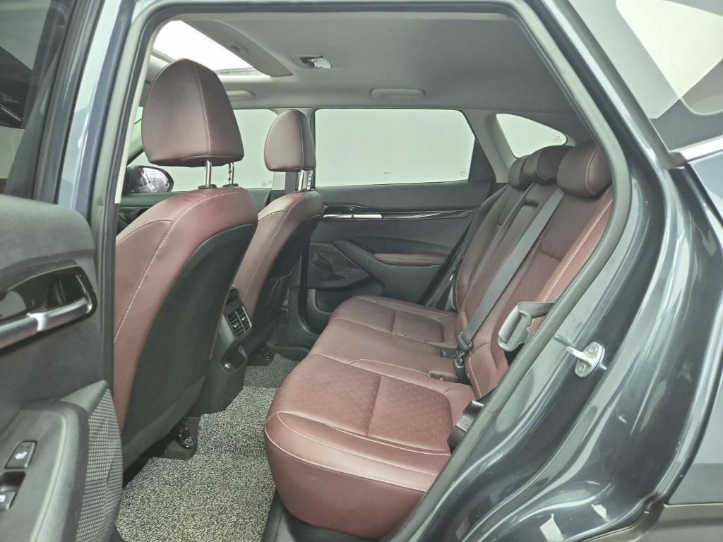 KIA Seltos - Vista 12