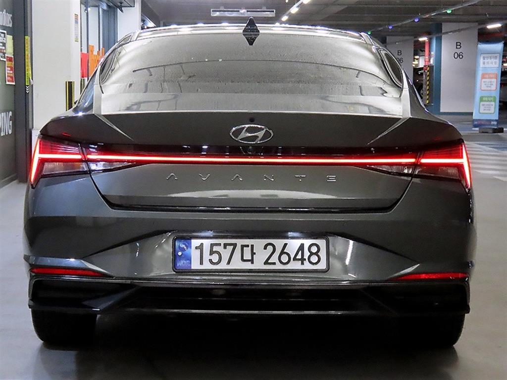 HYUNDAI Avante - Vista 4