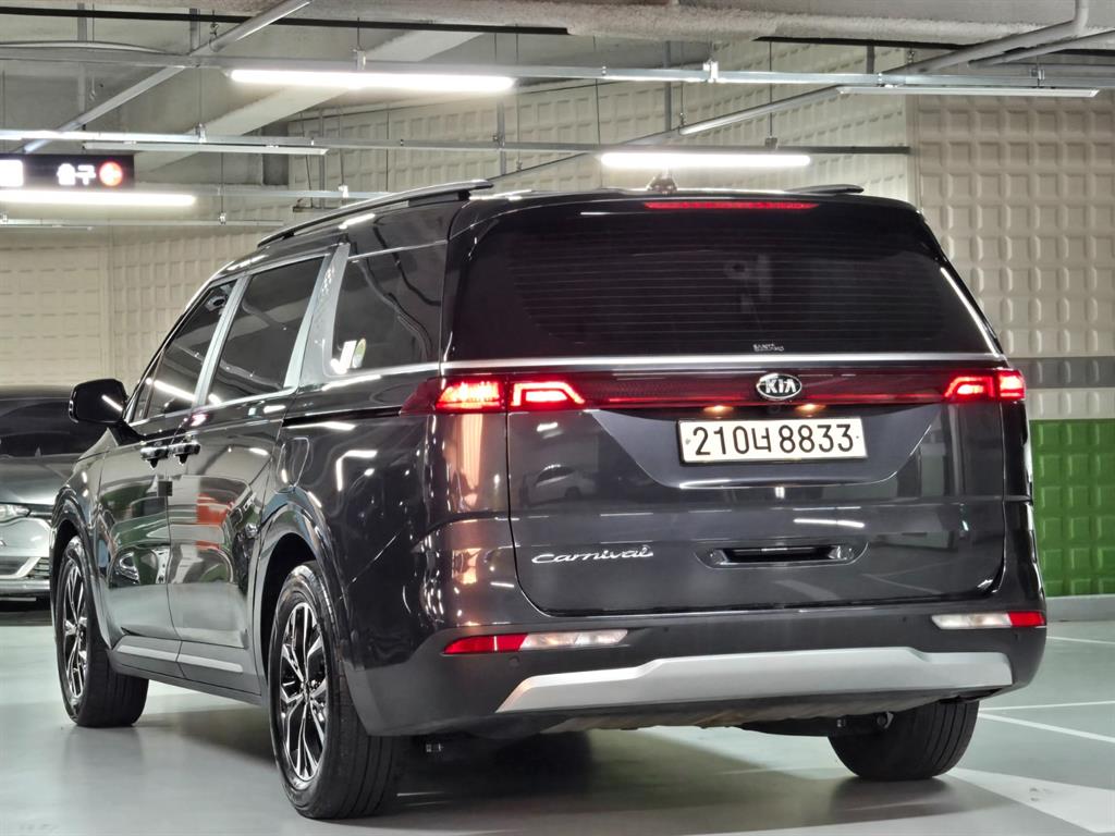 KIA Carnival - Vista 5