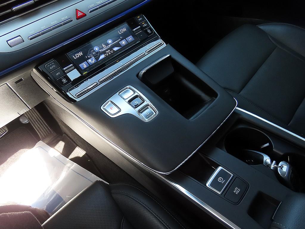 HYUNDAI Grandeur - Vista 10