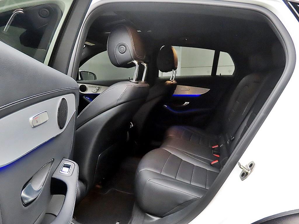 Mercedes Benz GLC Class - Vista 6