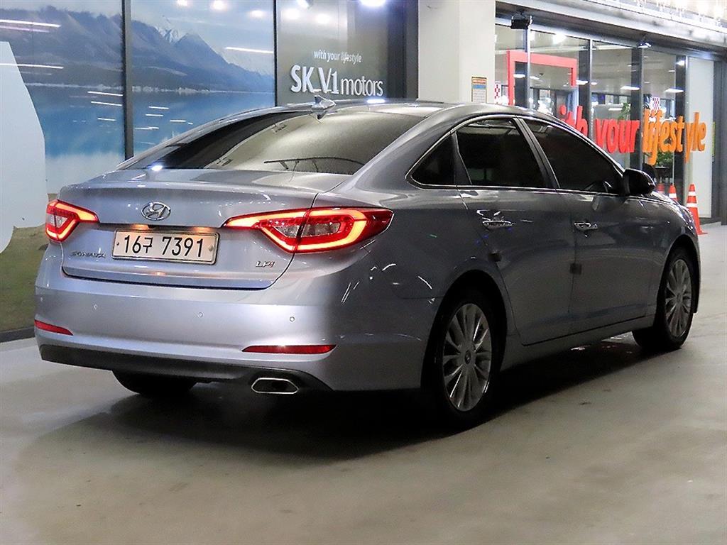 HYUNDAI Sonata - Vista 4