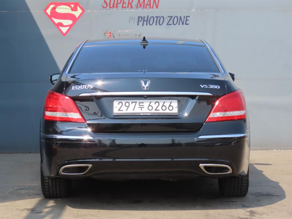 HYUNDAI Equus - Vista 7