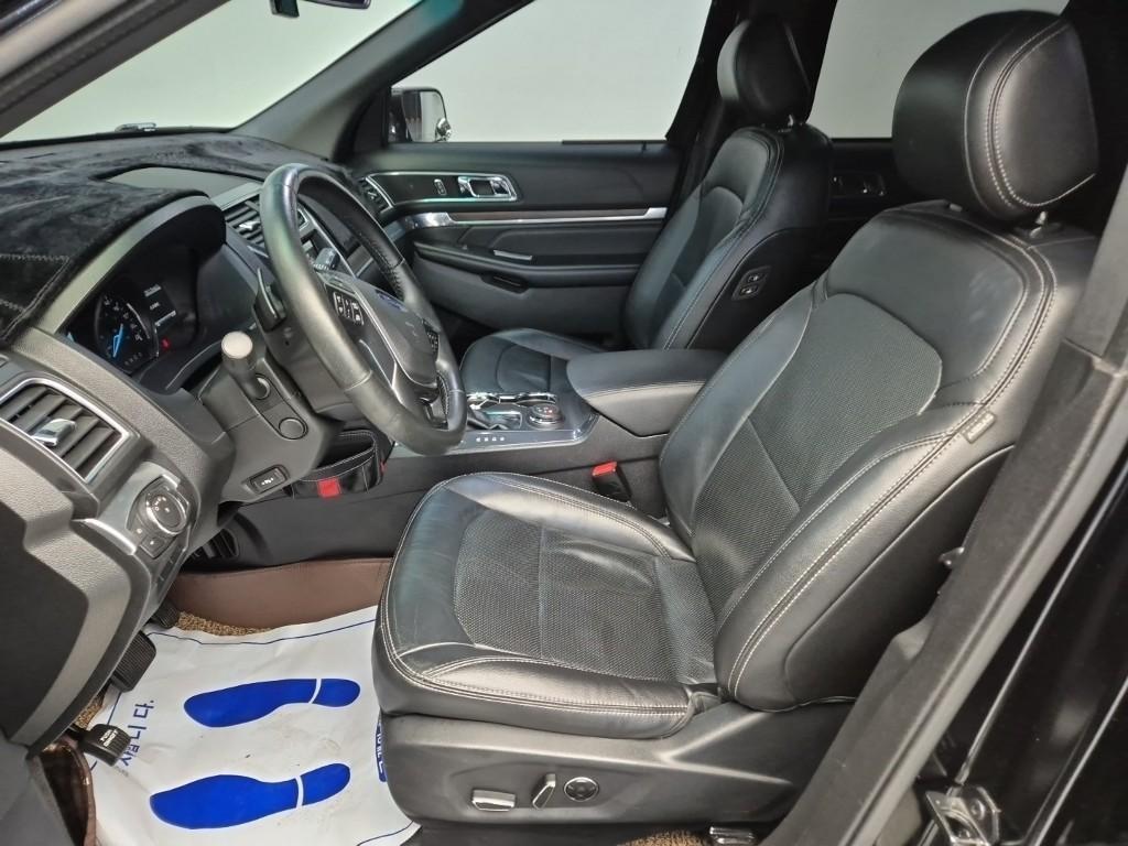 Ford Explorer - Vista 12