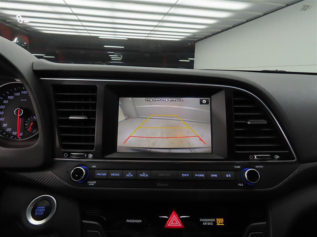 HYUNDAI Avante 2017 Negro - Importación desde Corea - HF Imports Iquique - Foto 18