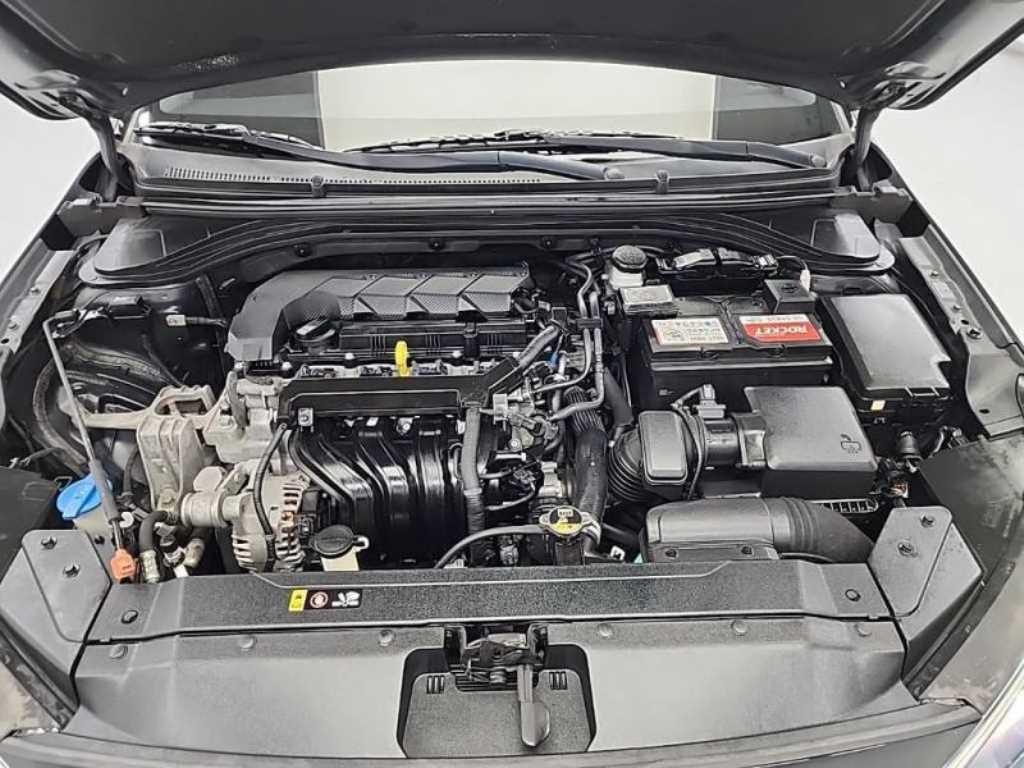 HYUNDAI Avante - Vista 6