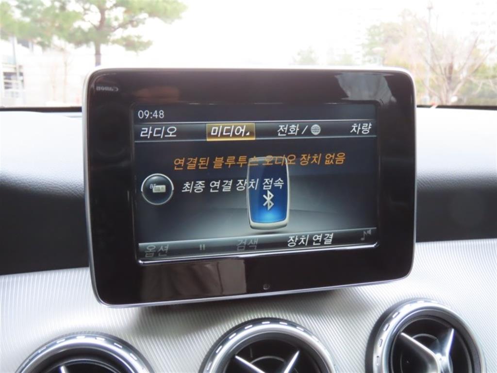 Mercedes Benz GLA Class 2017 Gris - Importación desde Corea - HF Imports Iquique - Foto 9