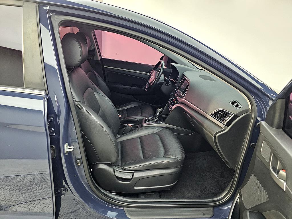 HYUNDAI Avante - Vista 11