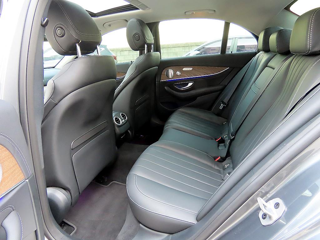 Mercedes Benz E class - Vista 6