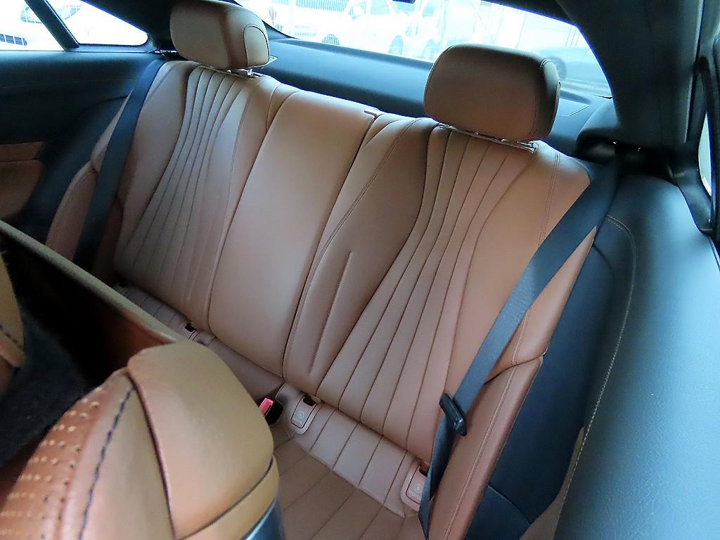 Mercedes Benz E class - Vista 6