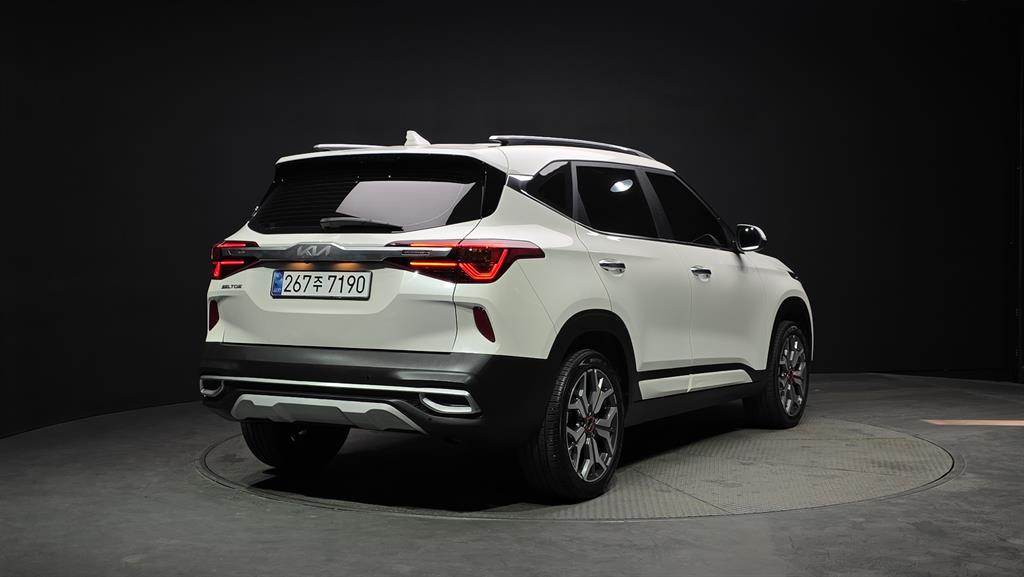 KIA Seltos - Vista 4