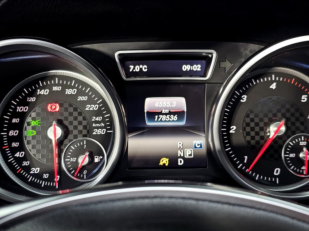 Mercedes Benz GLE Class - Vista 7