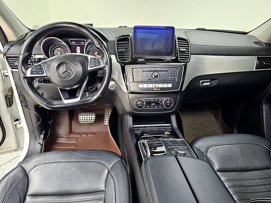 Mercedes Benz GLE Class - Vista 5