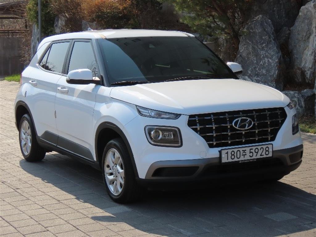 HYUNDAI Venue - Vista 3
