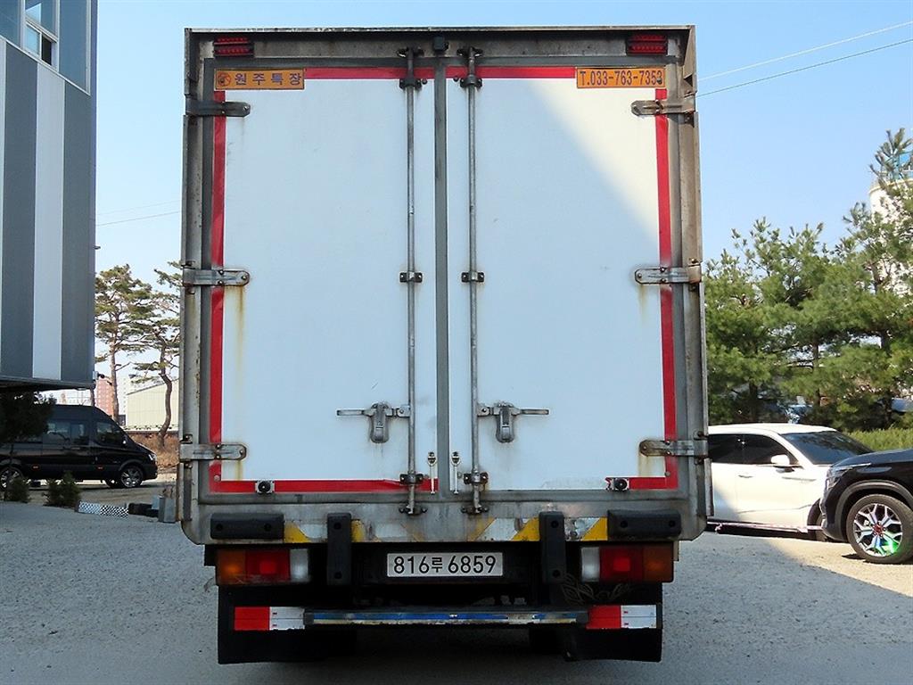 medium and large cargo truck - Vista 4