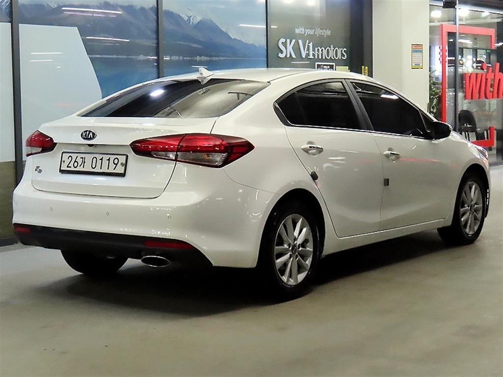 KIA K3 - Vista 4