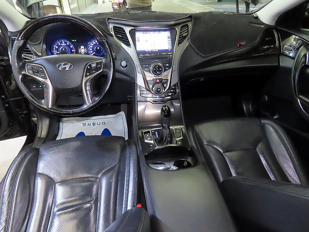 HYUNDAI Grandeur - Vista 10