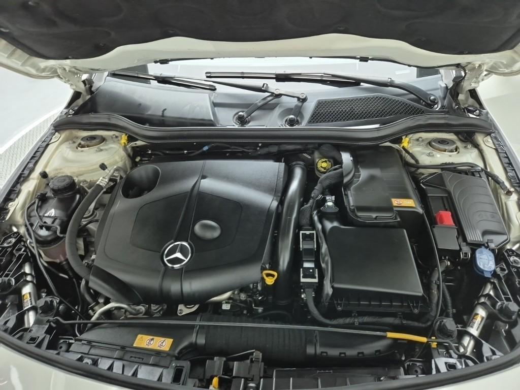 Mercedes Benz CLA Class - Vista 5