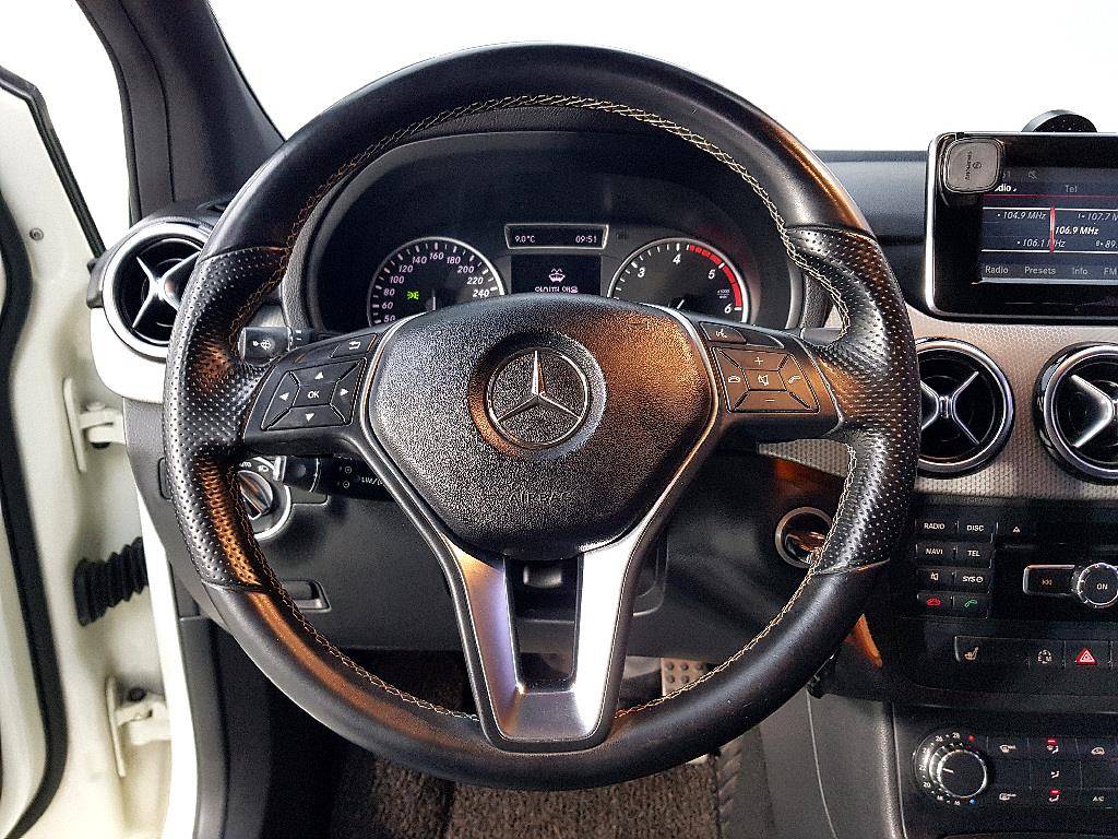 Mercedes Benz B Class (MY B) - Vista 12