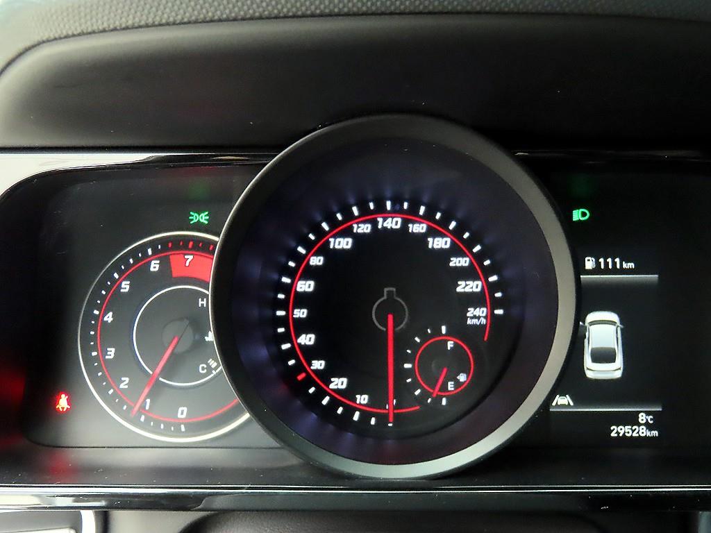 HYUNDAI Avante - Vista 8