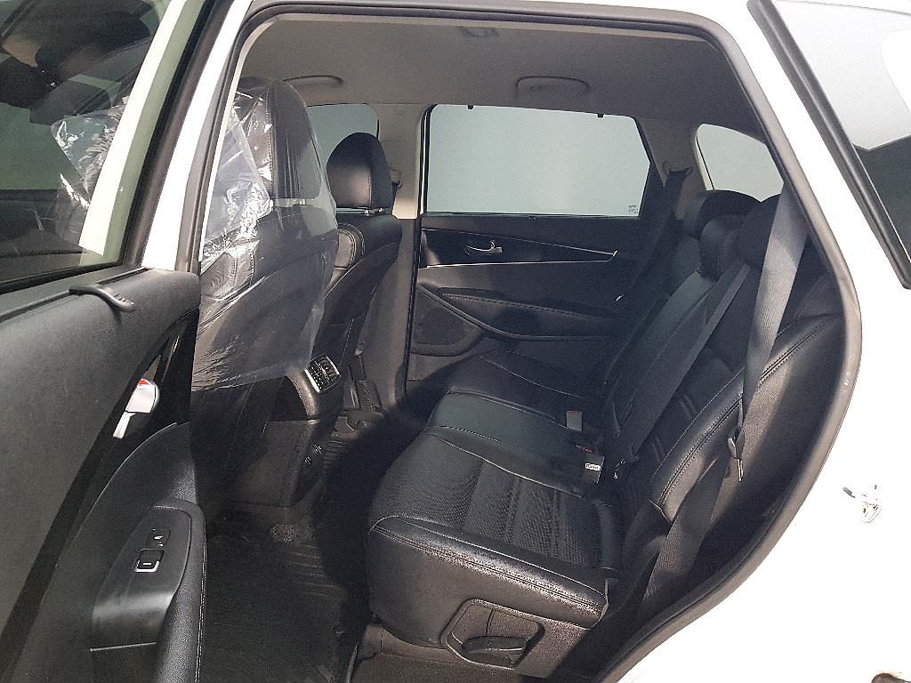 KIA Sorento - Vista 9