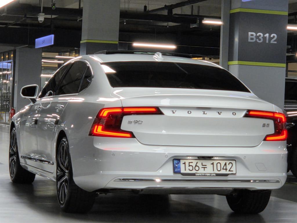 Volvo S90 - Vista 4