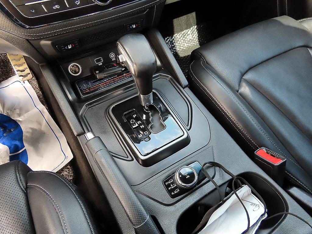 Ssangyong Rexton - Vista 10