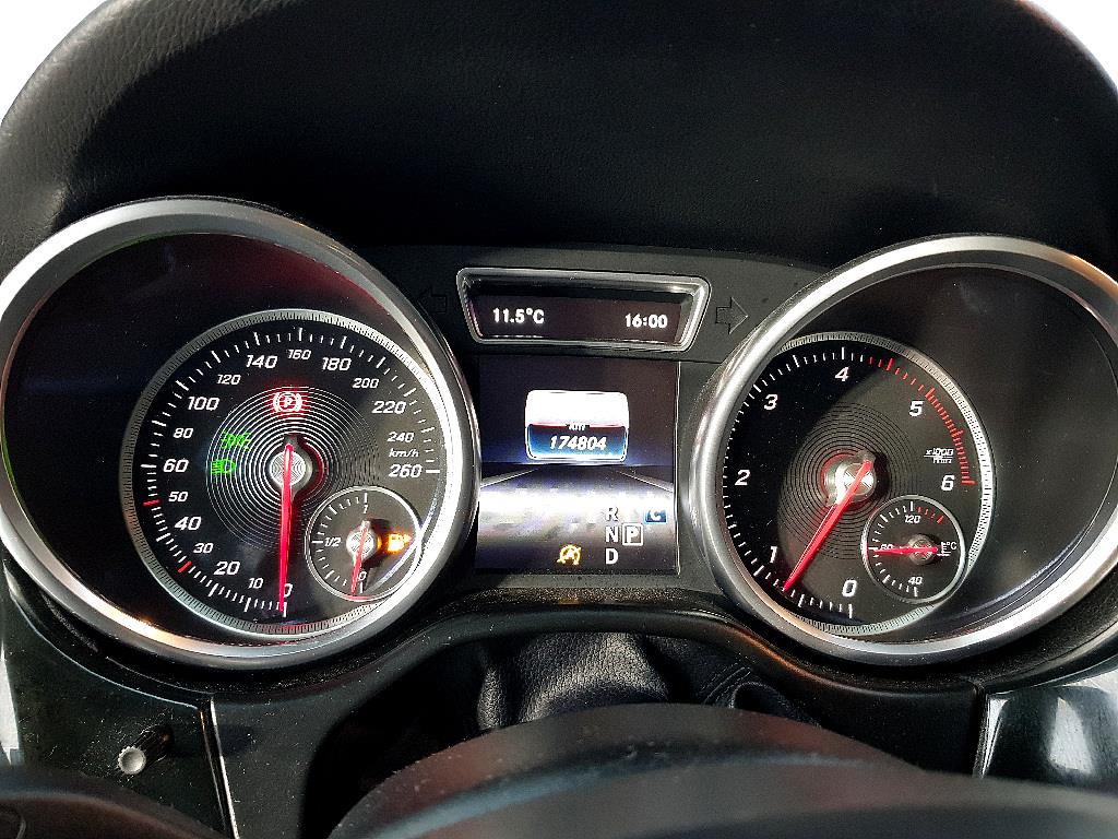 Mercedes Benz GLE Class - Vista 7