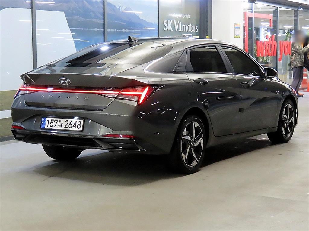 HYUNDAI Avante - Vista 3