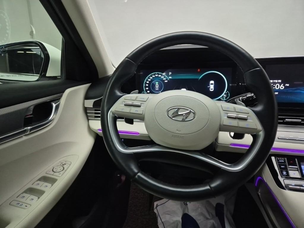 HYUNDAI Grandeur - Vista 9