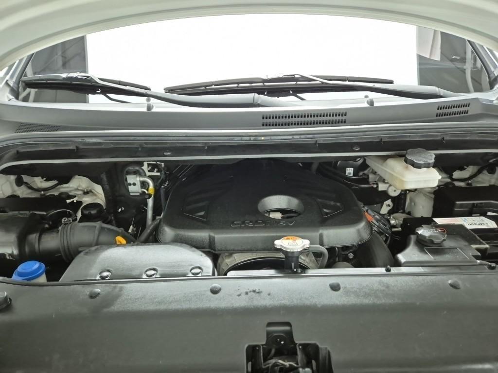 HYUNDAI Starex - Vista 5