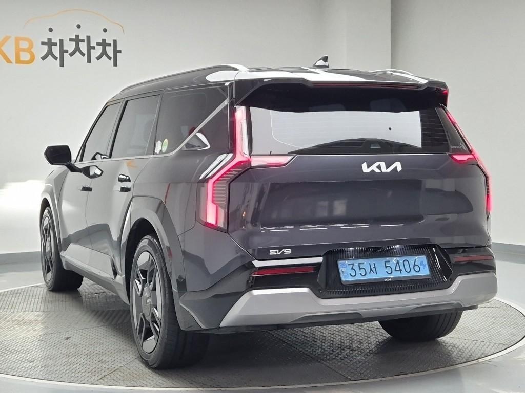KIA EV9 - Vista 4