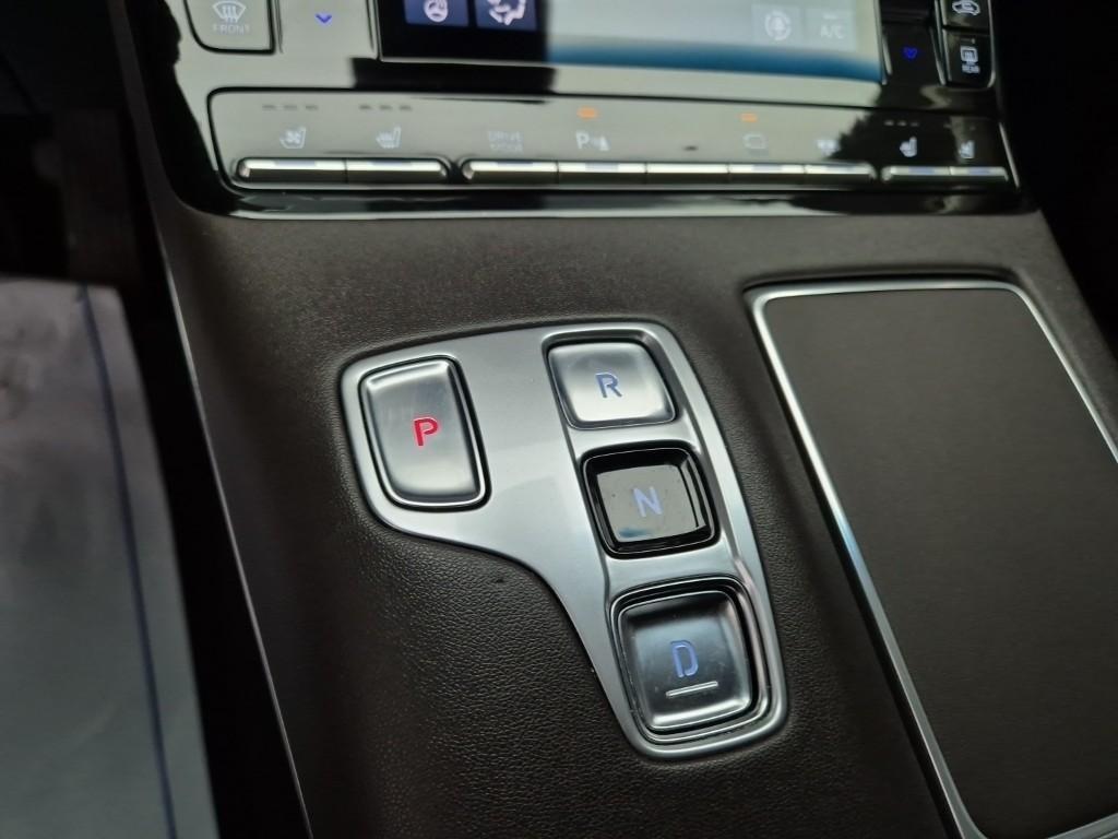 HYUNDAI Grandeur - Vista 10