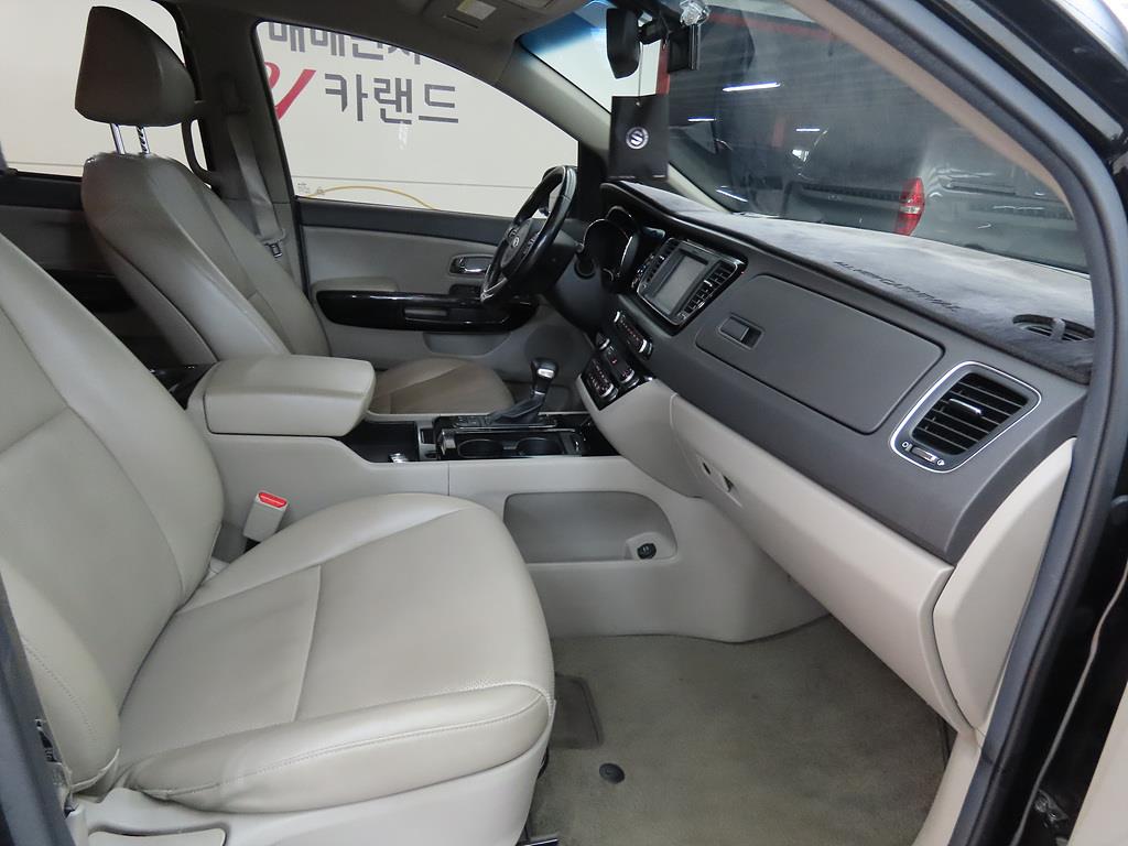 KIA Carnival 2017 Negro - Importación desde Corea - HF Imports Iquique - Foto 15