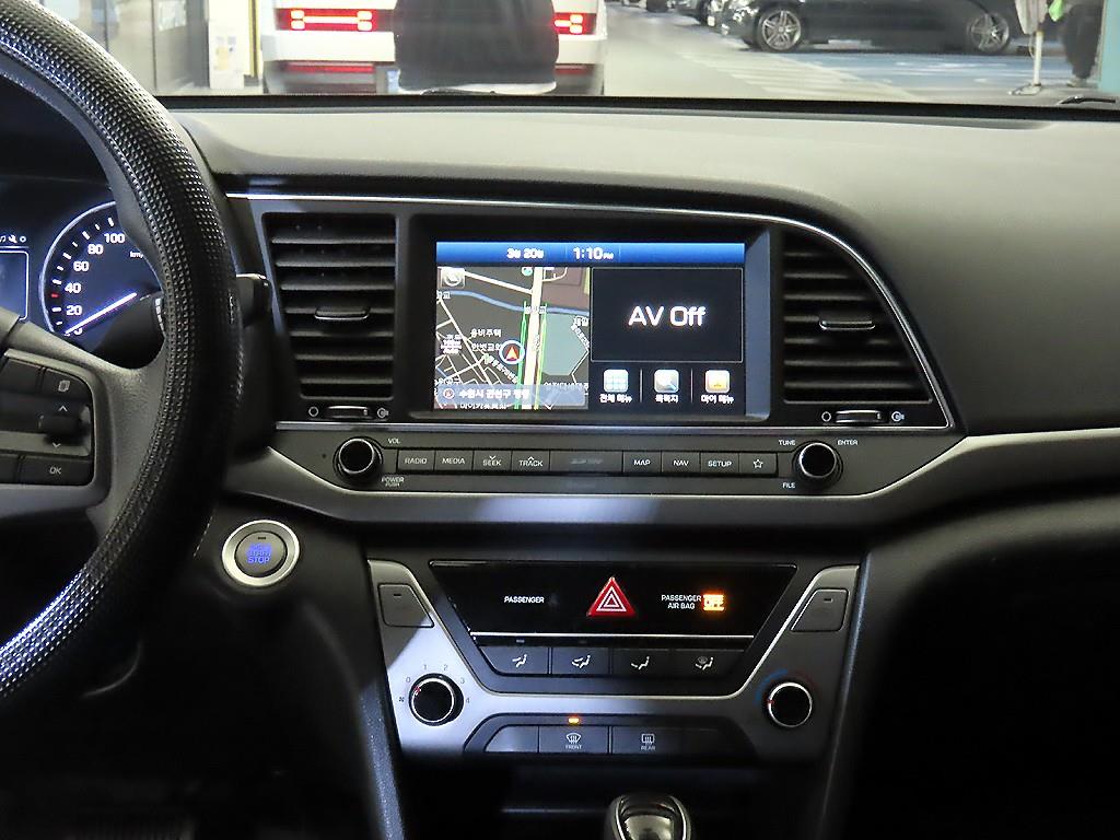 HYUNDAI Avante - Vista 11