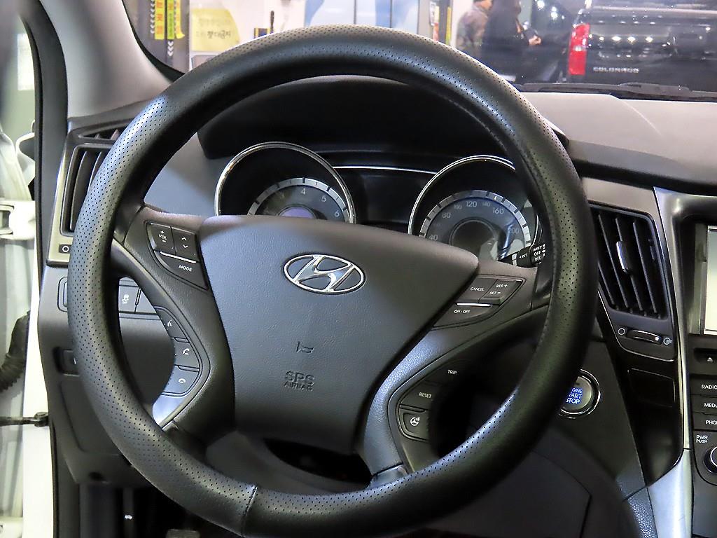 HYUNDAI Sonata - Vista 8