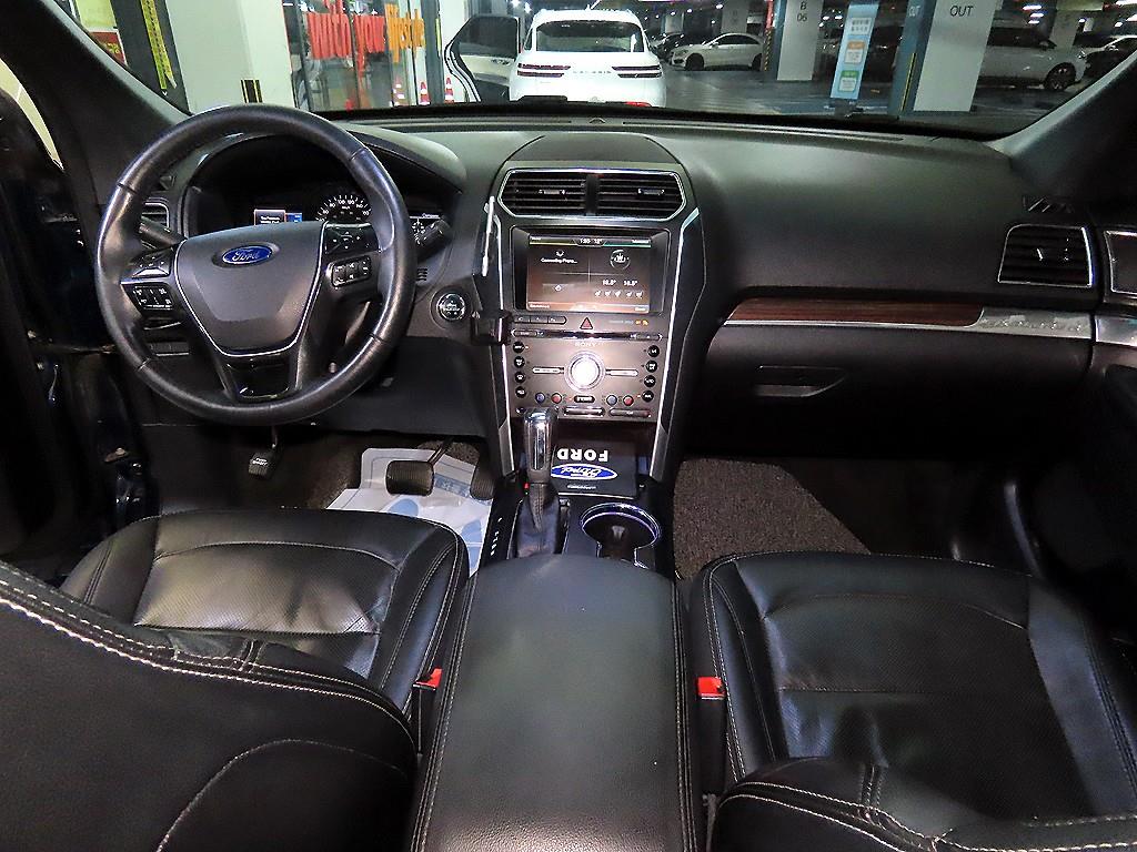 Ford Explorer - Vista 10