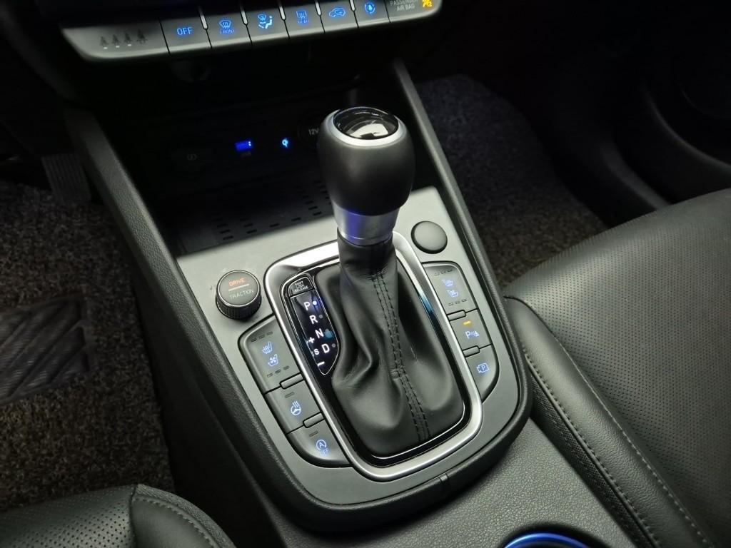 HYUNDAI Kona - Vista 8