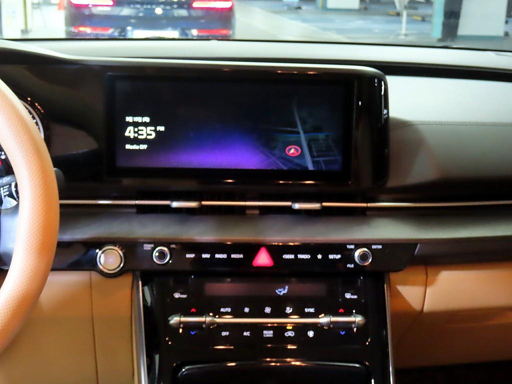 KIA Carnival - Vista 11