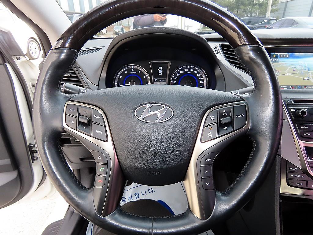 HYUNDAI Grandeur - Vista 8