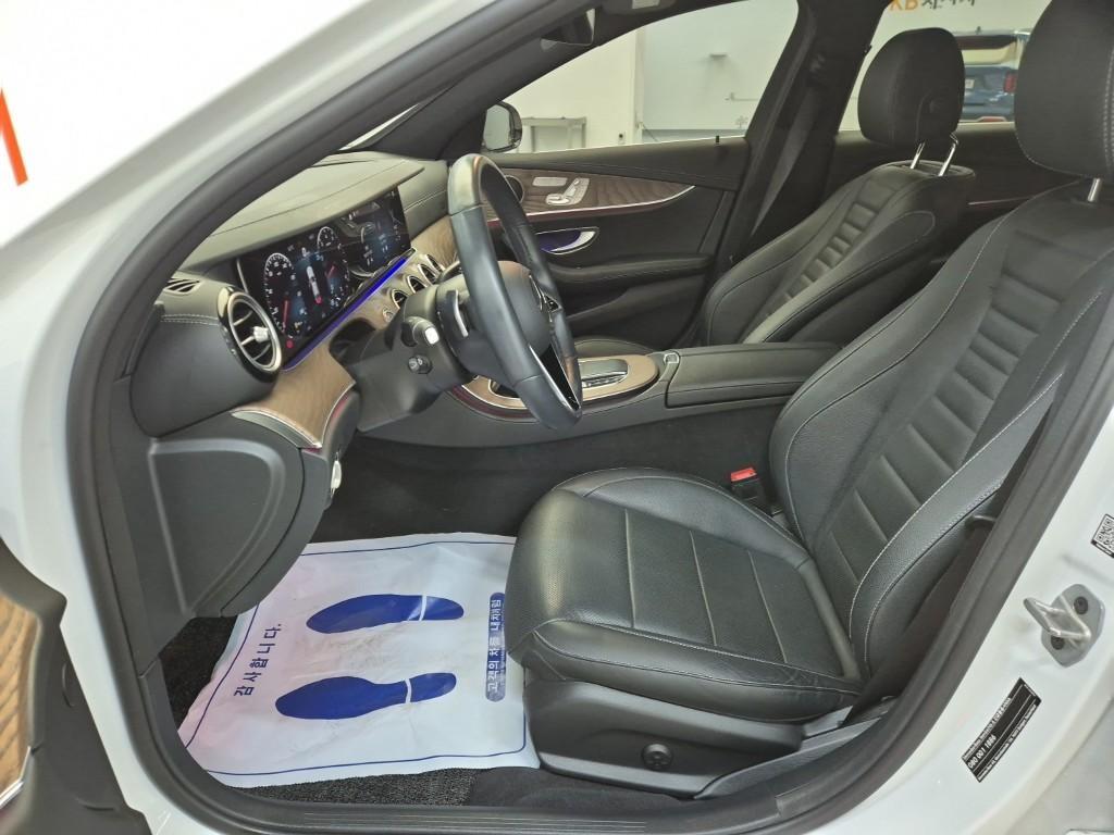 Mercedes Benz E class - Vista 11