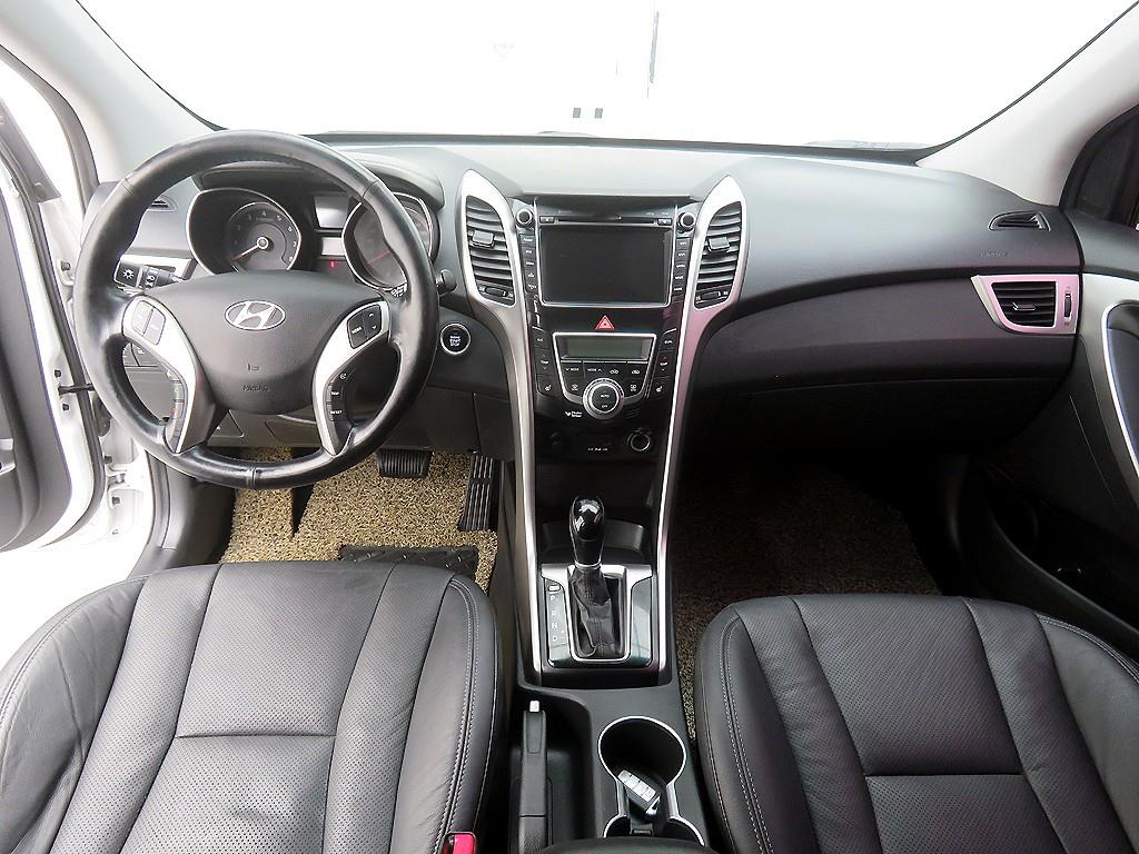 HYUNDAI i30 - Vista 8