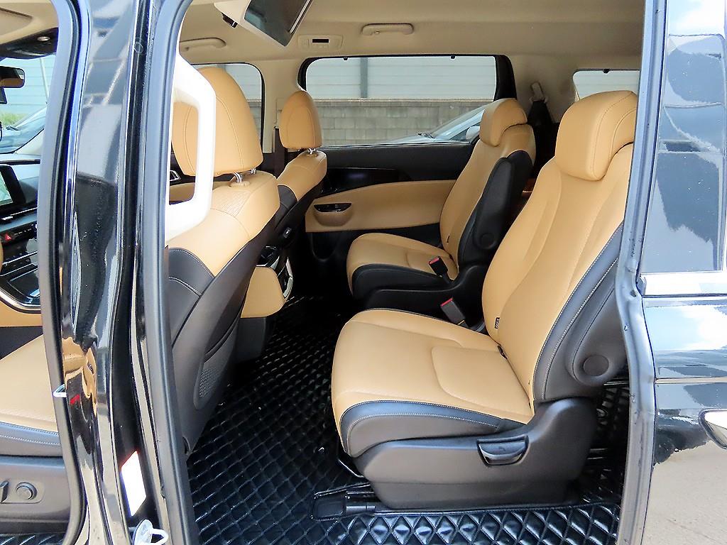 KIA Carnival - Vista 6