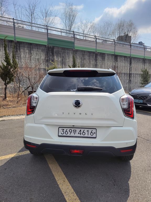 Ssangyong Tivoli - Vista 4