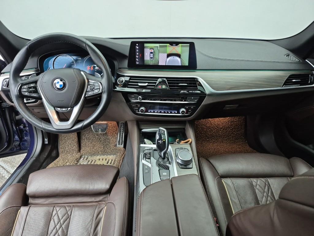 BMW 5 Series - Vista 5